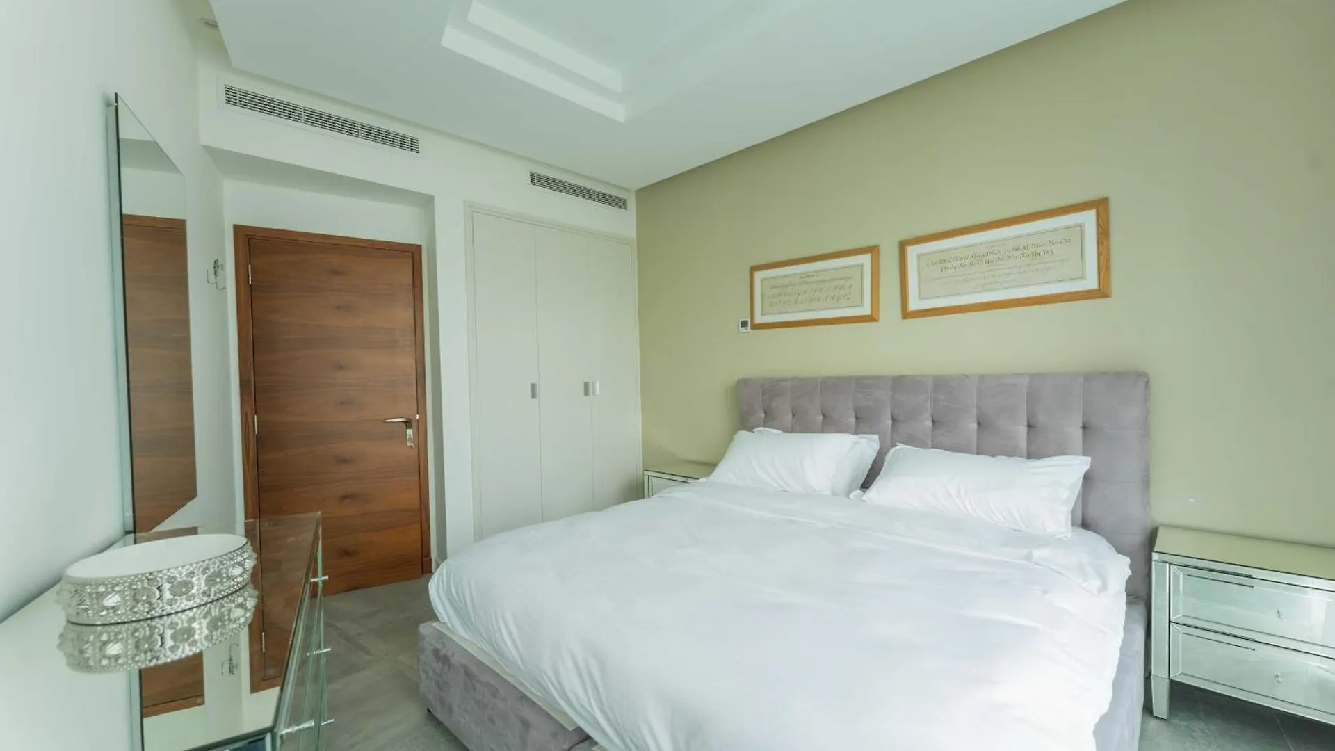 Stunning 3-Bedroom Marina View Apartment Dubái 0*,  Emiratos Árabes Unidos