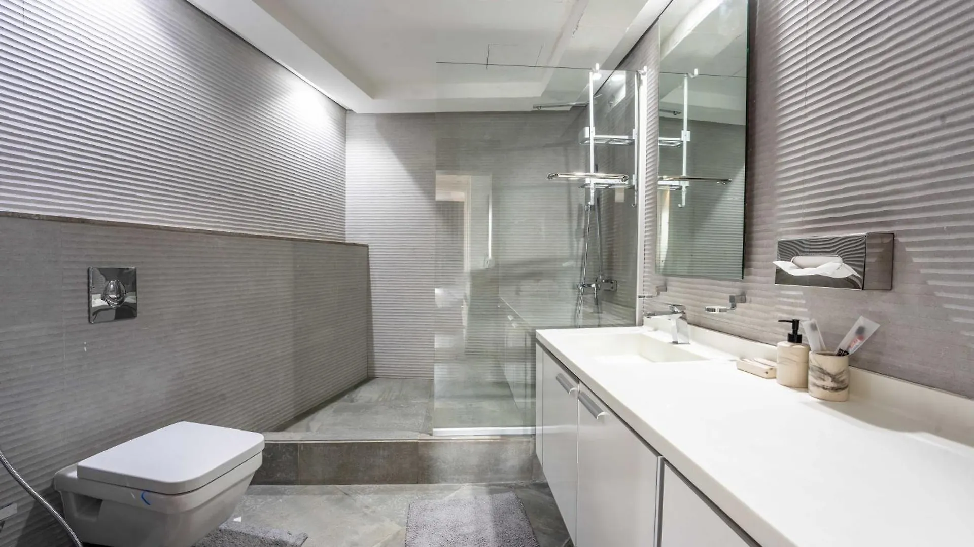 Stunning 3-Bedroom Marina View Apartment Dubái 0*,