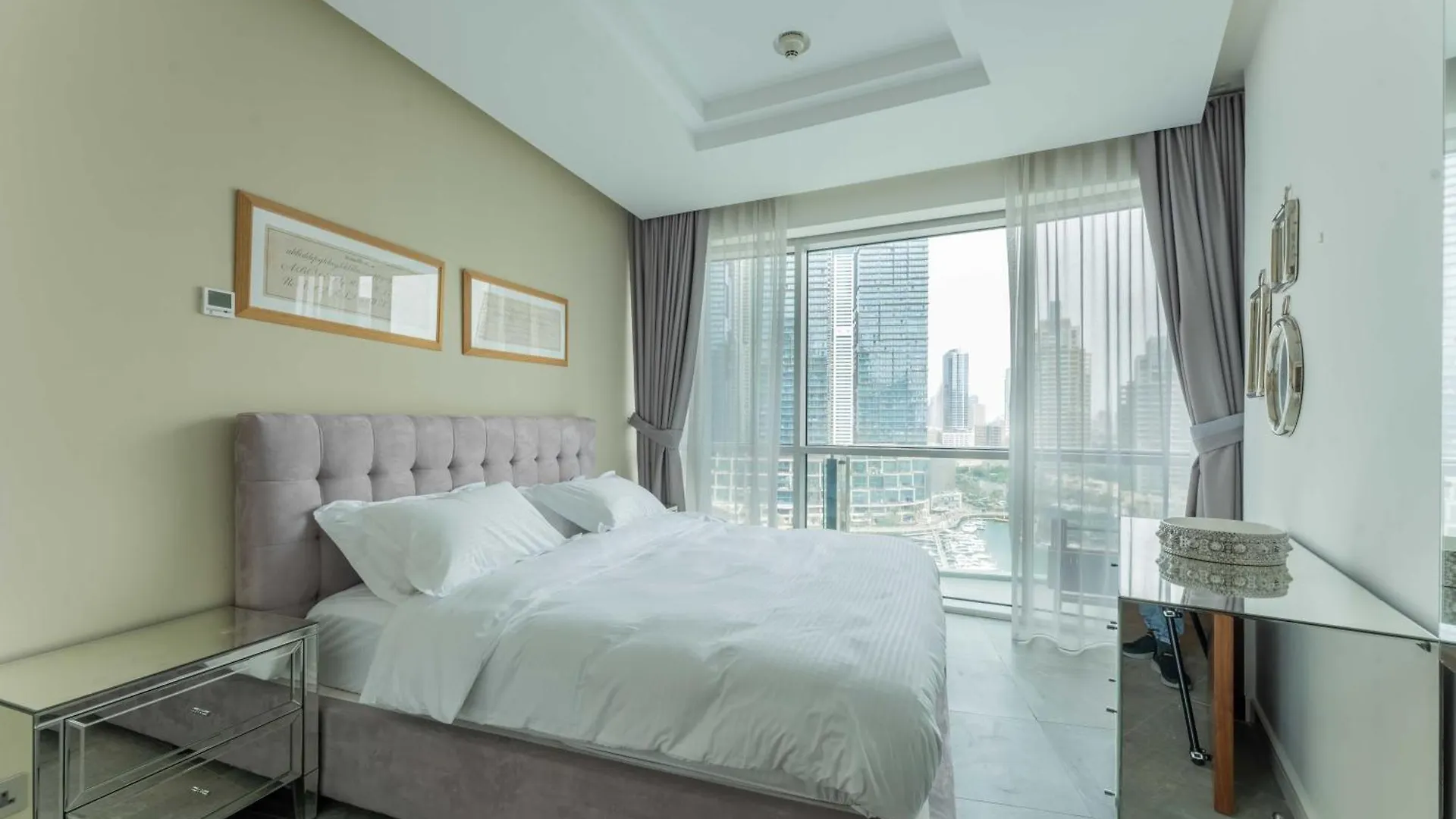 Stunning 3-Bedroom Marina View Apartment Dubái