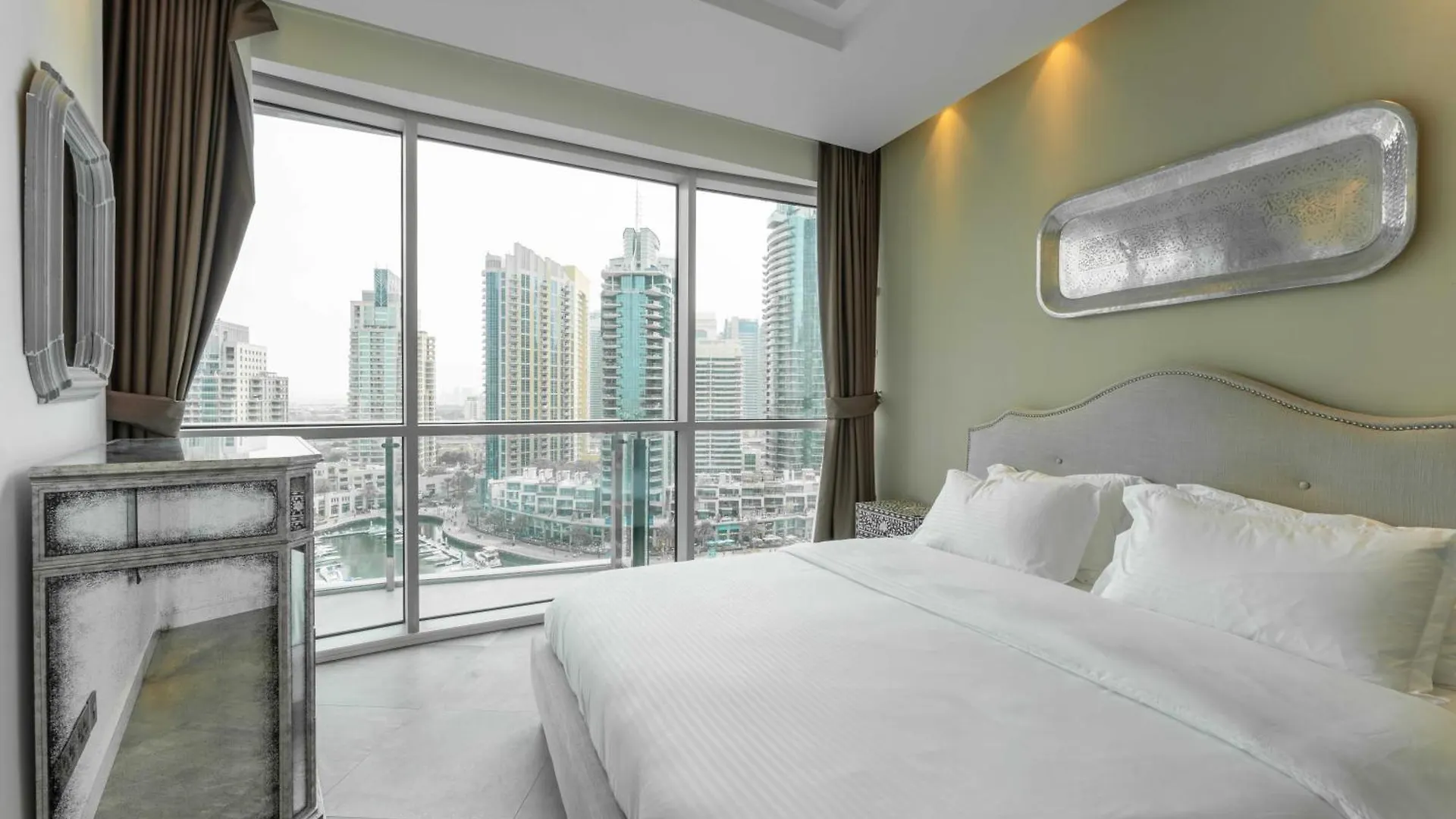 Stunning 3-Bedroom Marina View Apartment Dubái 0*,  Emiratos Árabes Unidos